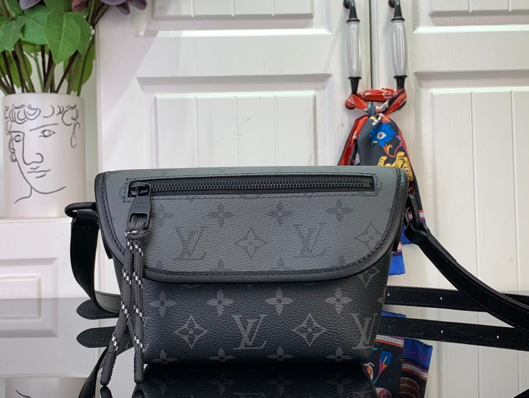LV Pulse Monogram