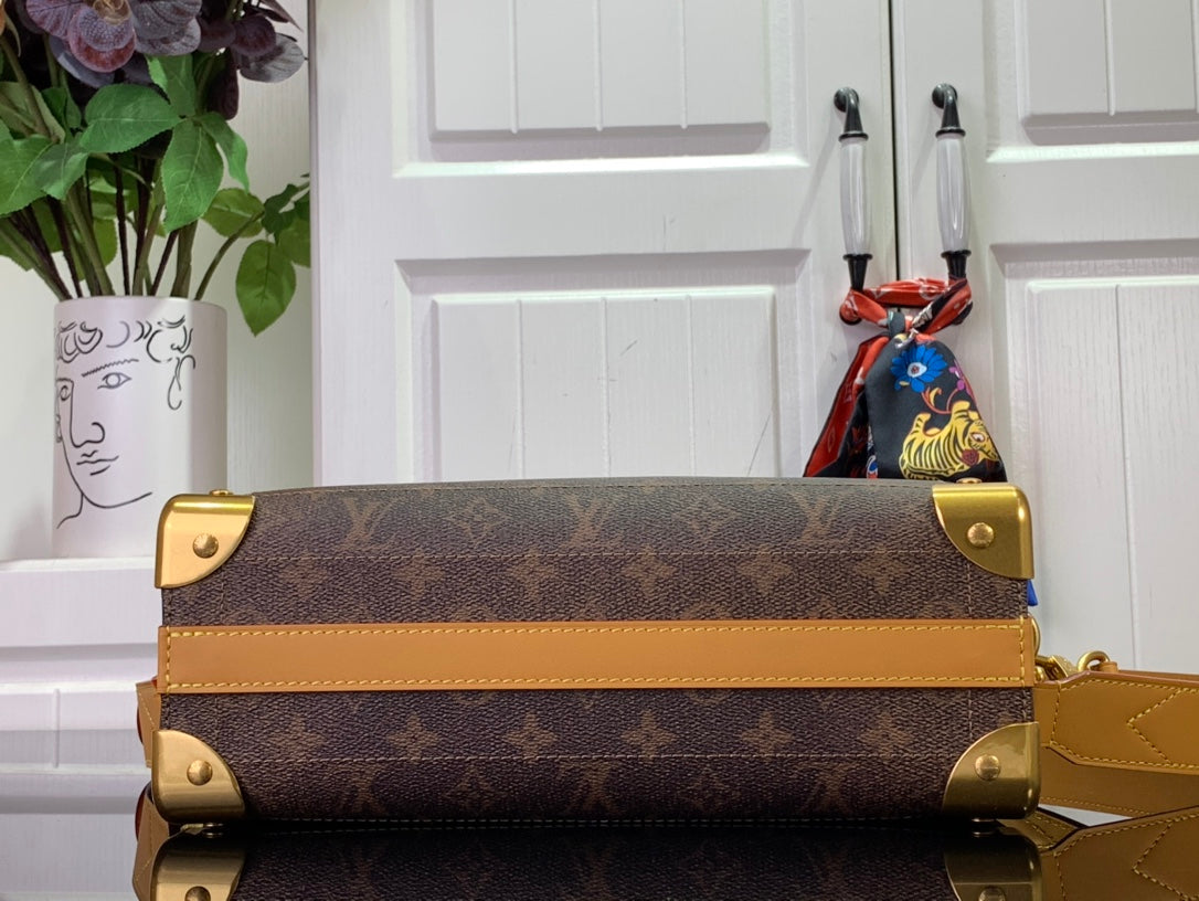 LV Soul Trunk East West