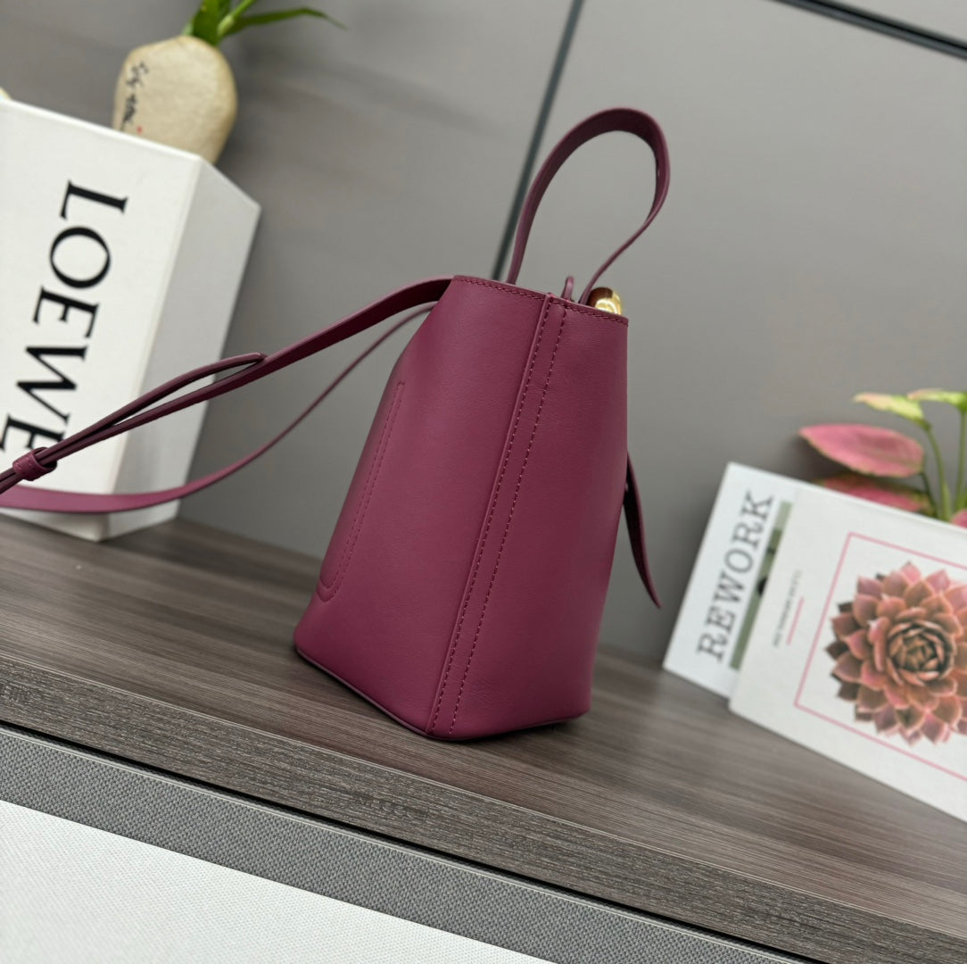 LW Pebble Mini Bucket Bag