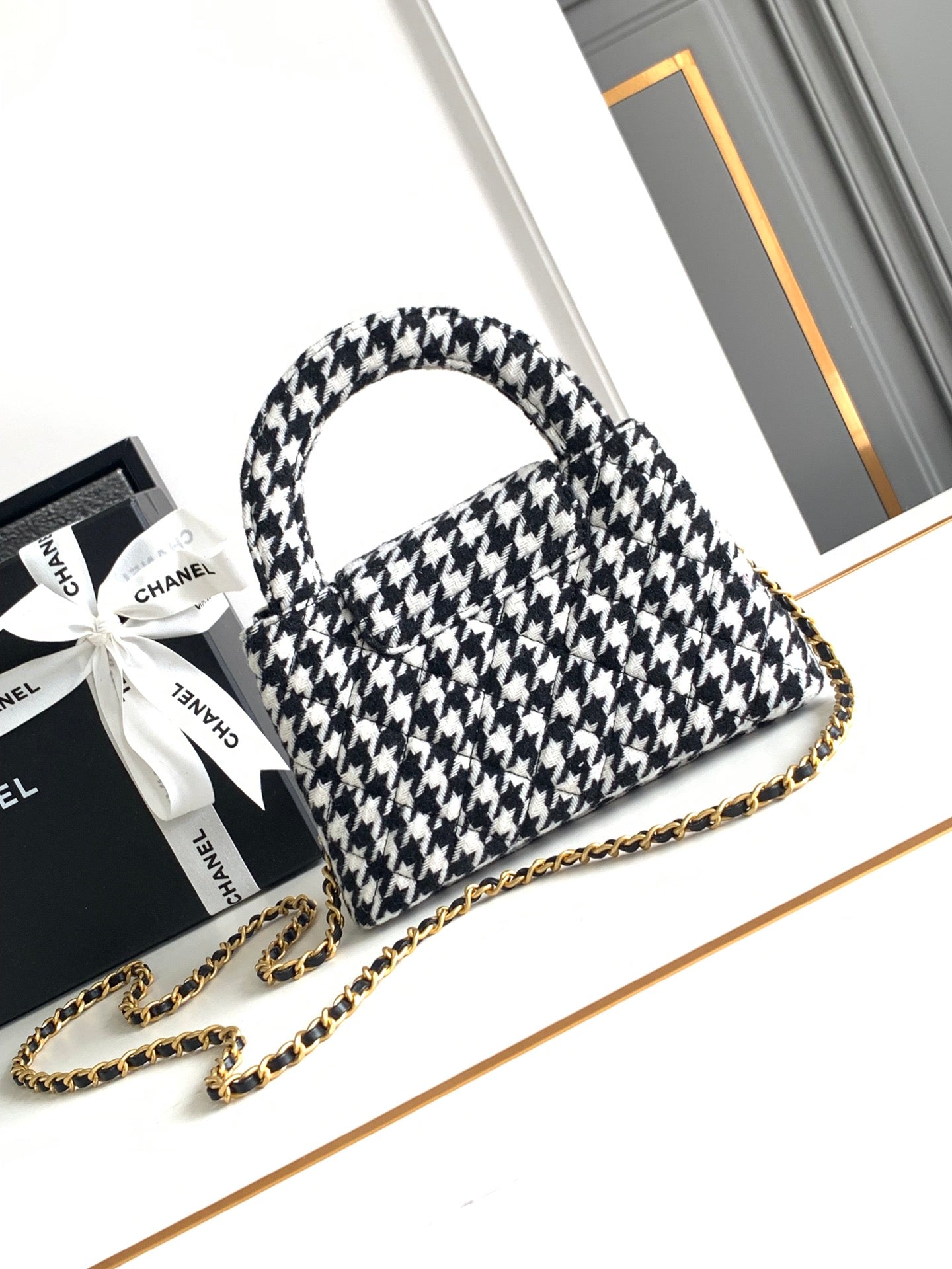 CH Houndstooth Tweed