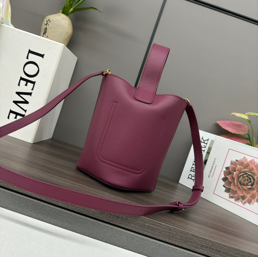 LW Pebble Mini Bucket Bag