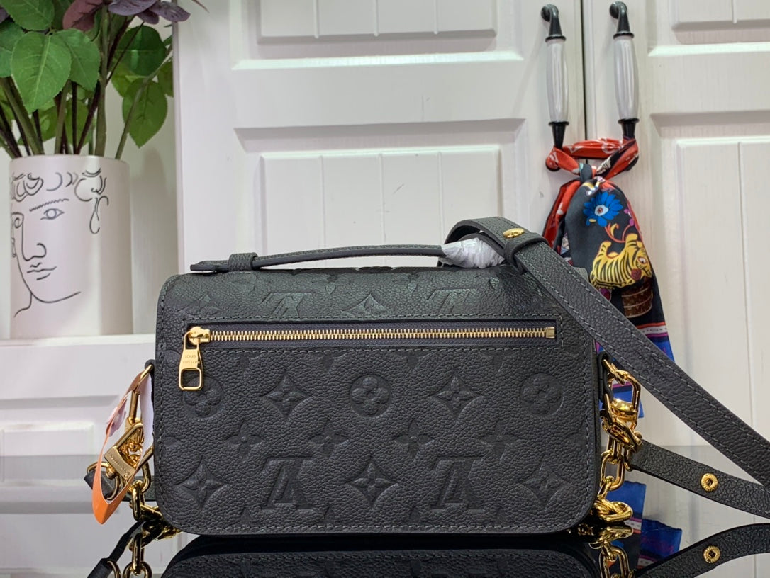 Lv Metis East West