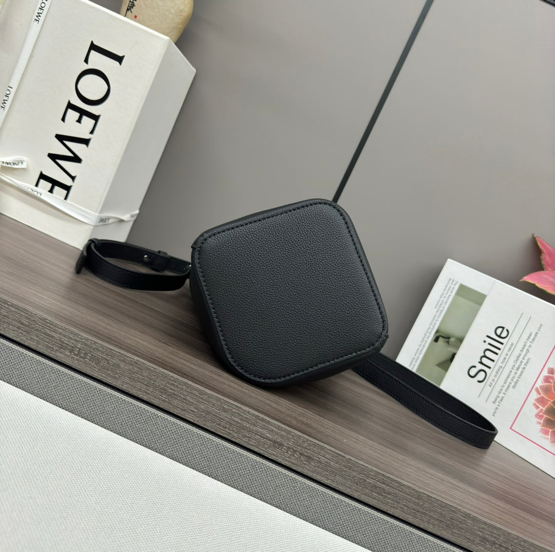 LW Pebble Mini Bucket Bag