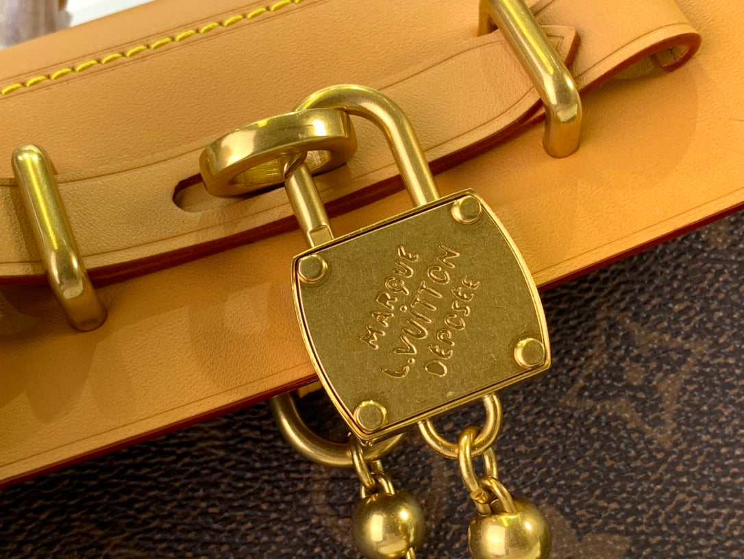 LV Soul Trunk East West