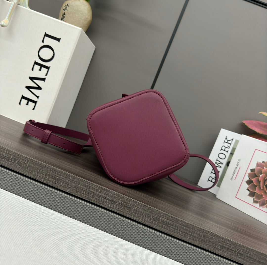 LW Pebble Mini Bucket Bag