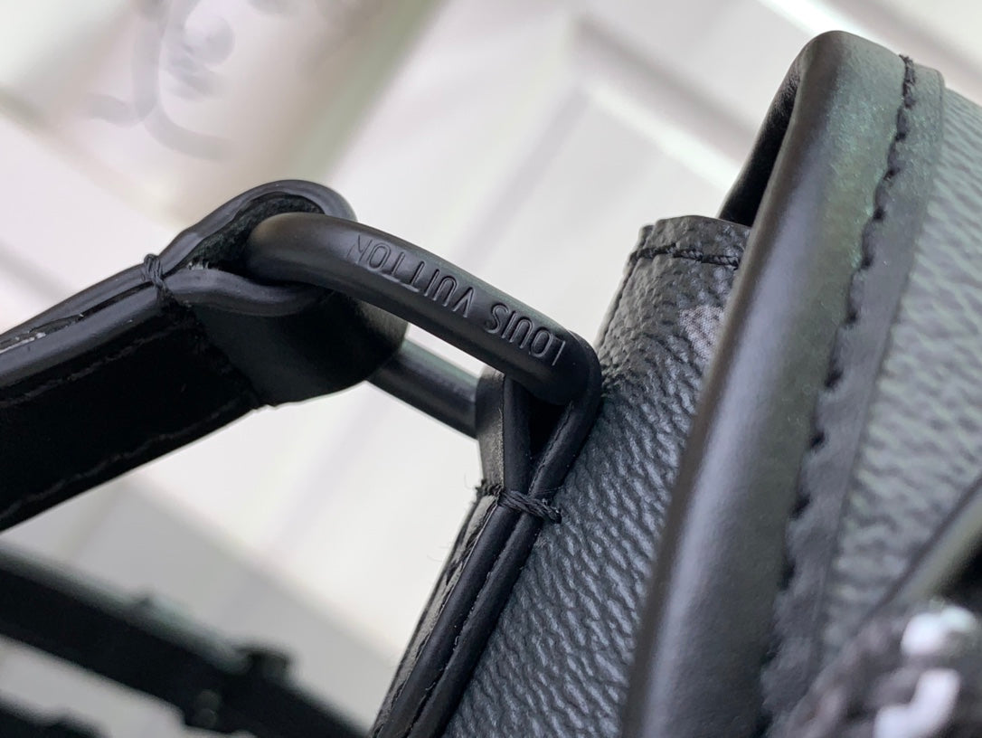 LV Pulse Monogram