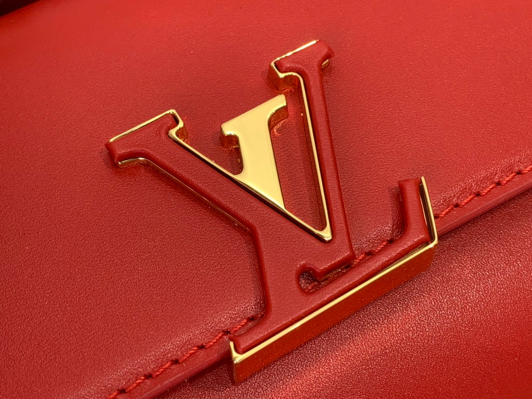 LV Wallet On Chain Capucines