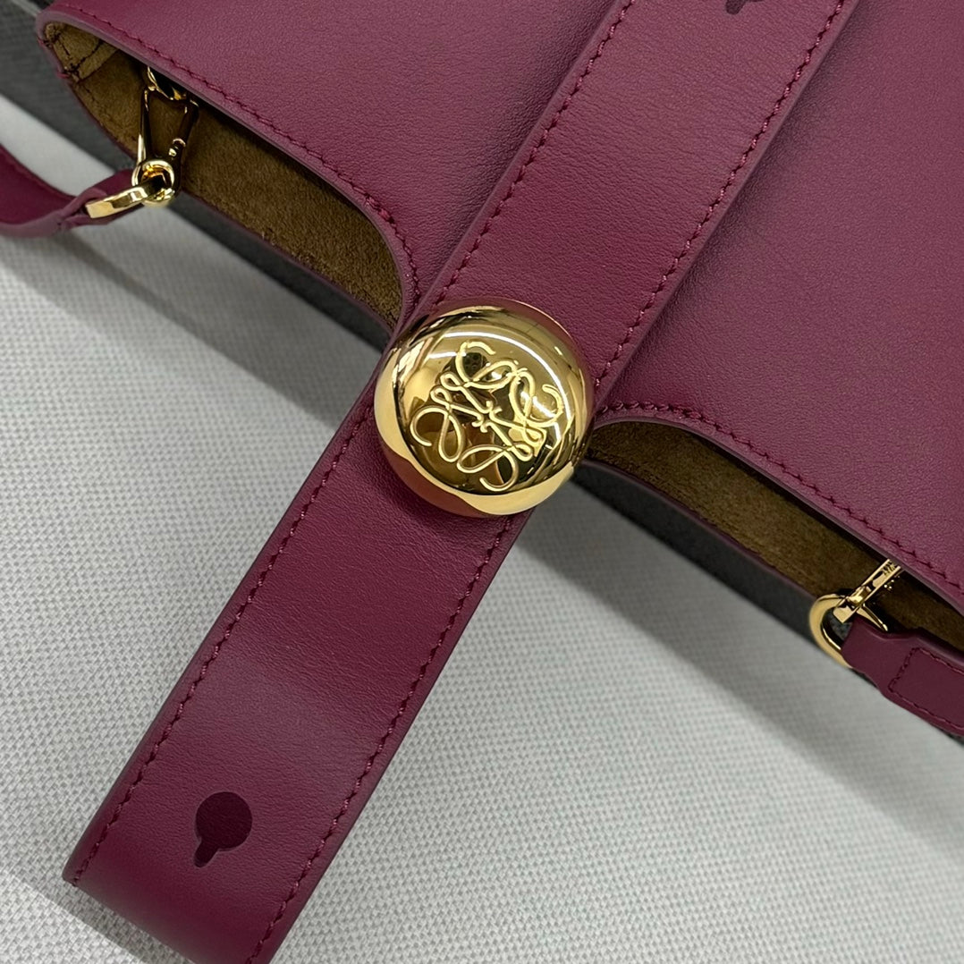LW Pebble Mini Bucket Bag