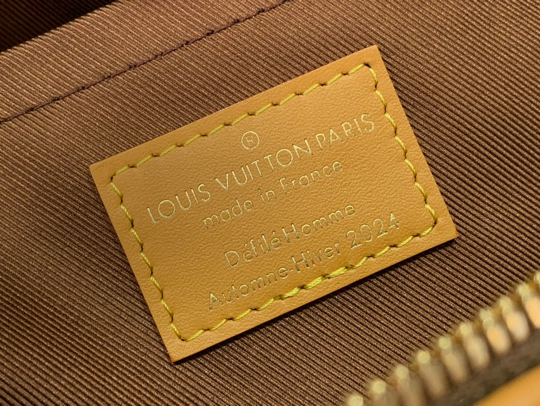LV Soul Trunk East West