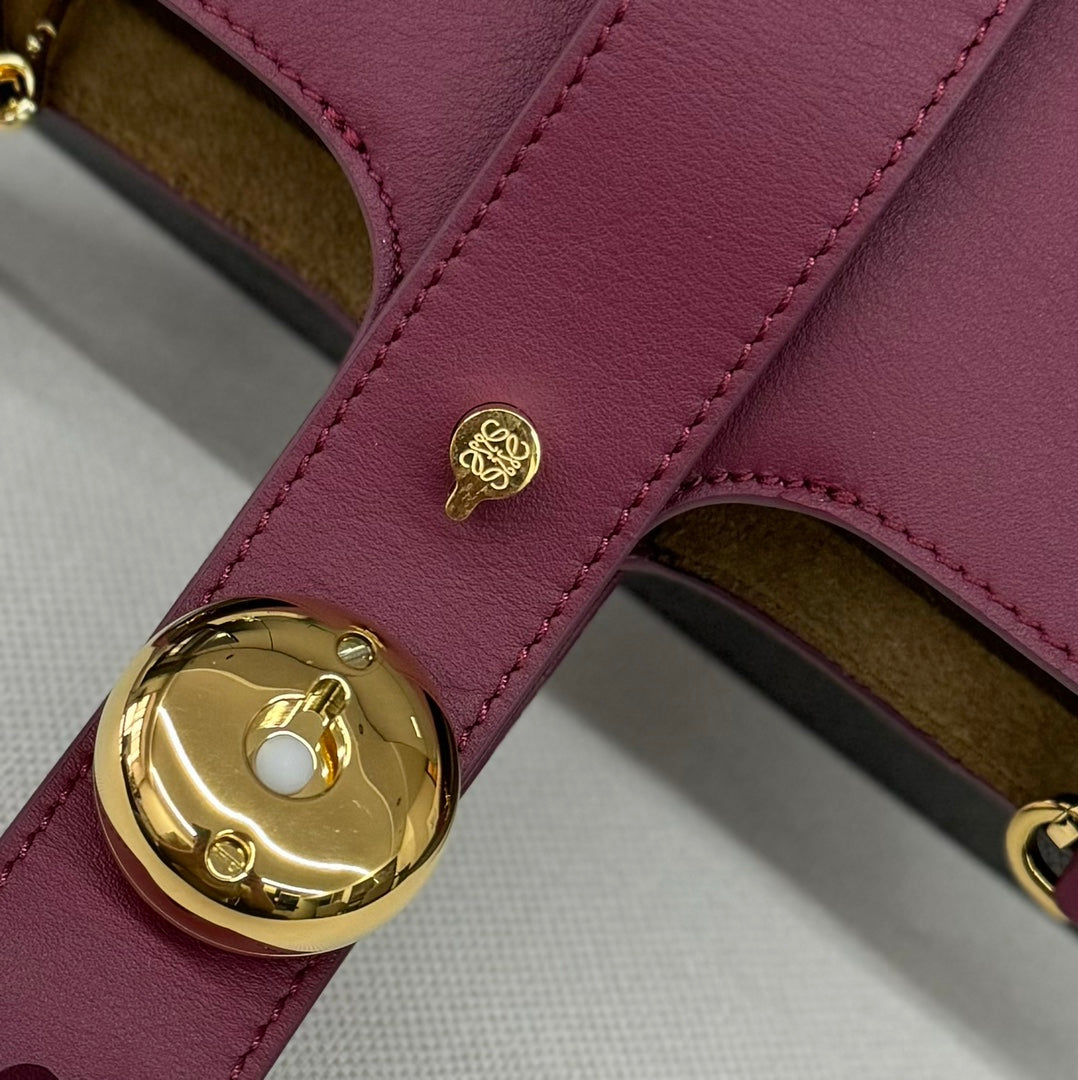 LW Pebble Mini Bucket Bag