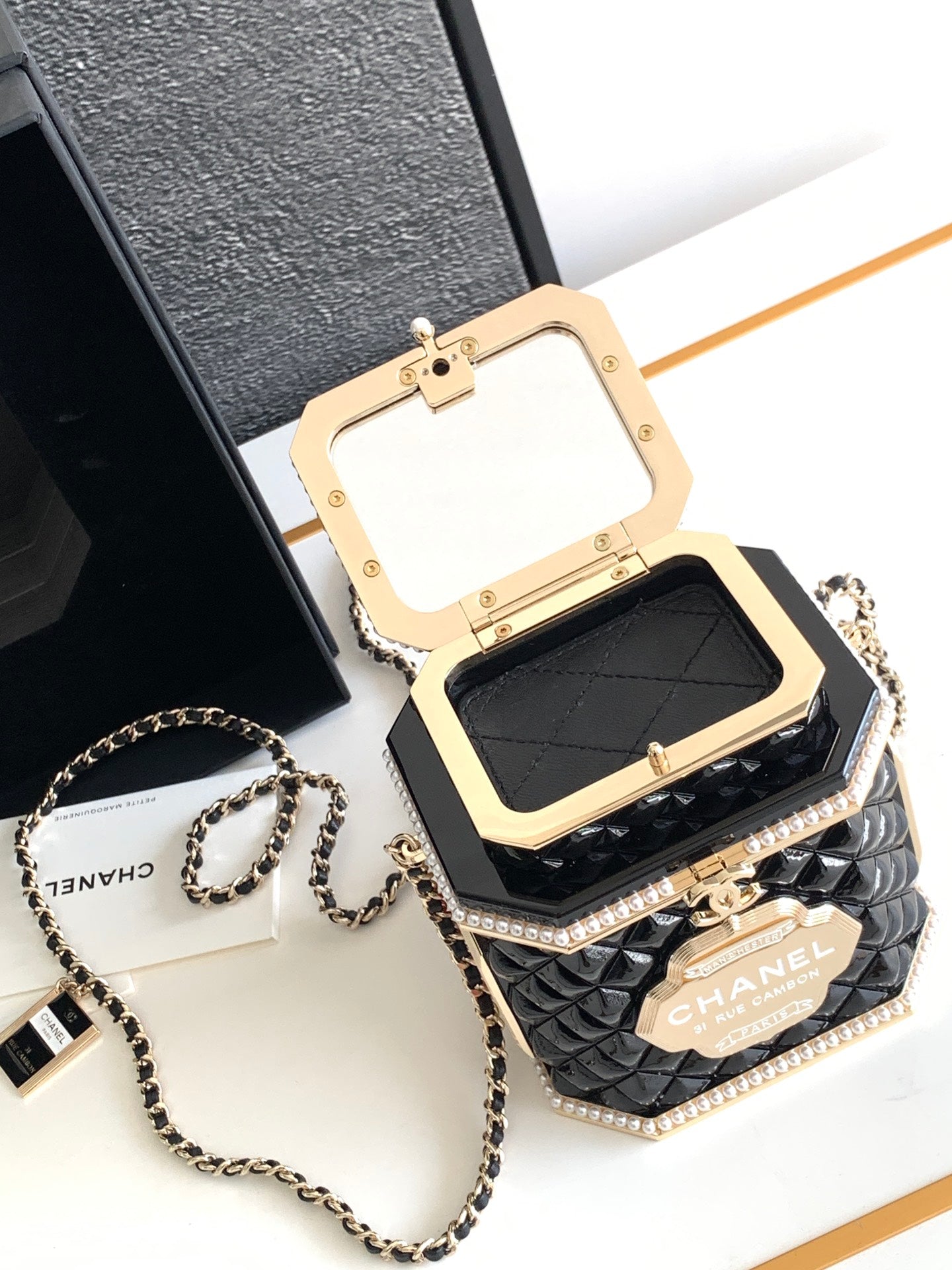 CH Paris-Manchester Tea Box