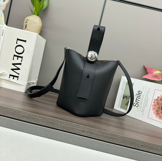 LW Pebble Mini Bucket Bag