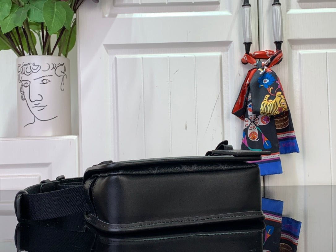 LV Bosphore Monogram